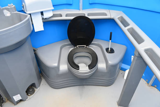 Best Luxury portable toilet rental  in Fkville, AL